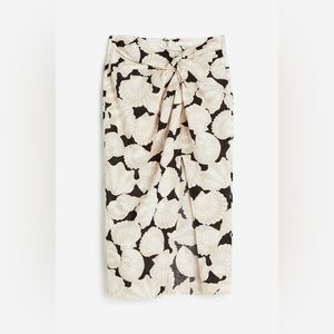 H&M linen blend seashell knot detail skirt with slit size 2 midi with slit